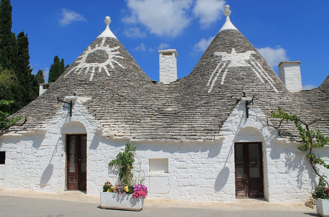 alberobello-4026139_1920.jpg