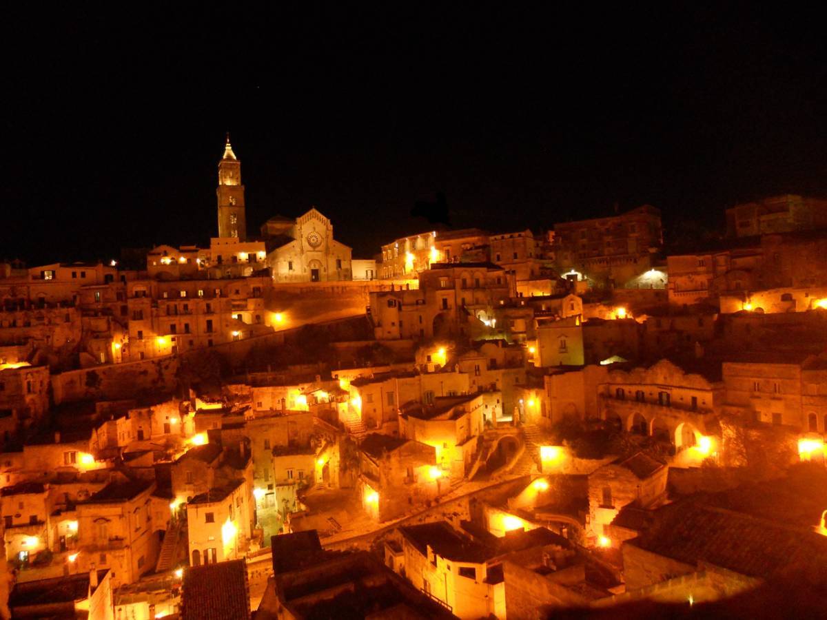 sassi-matera-di-notte.jpg